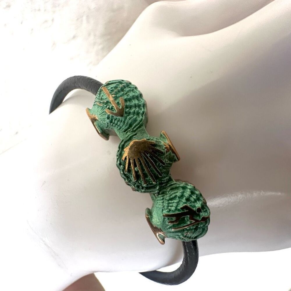 Green seashell bracelet